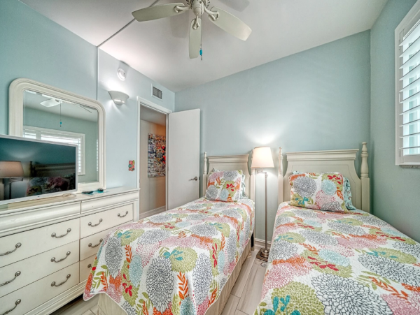 Charming Vacation Rental on Longboat Key. Call Today.